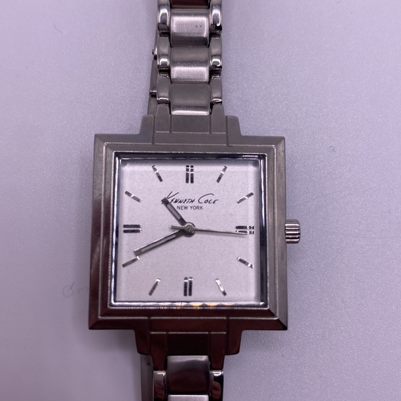 Kenneth Cole silver square watch - Picture 4 of 4
